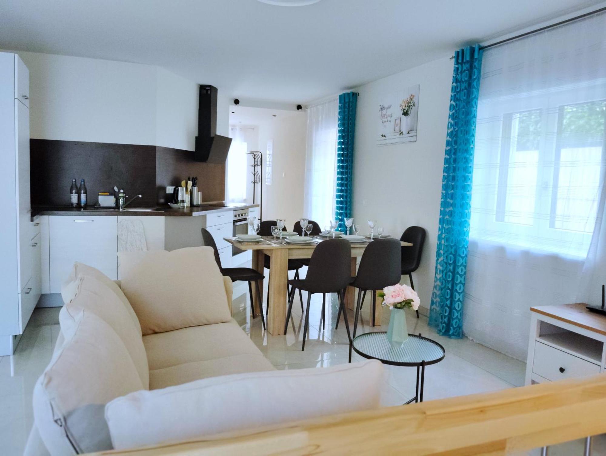 The Gold House 80Qm Gemuetlich Und Erholsam! Apartment Kleinblittersdorf Exterior photo